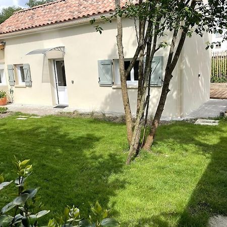 Petite Maison Avec Jardin Au Calme フロワラック エクステリア 写真