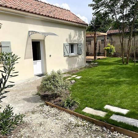 Petite Maison Avec Jardin Au Calme フロワラック エクステリア 写真