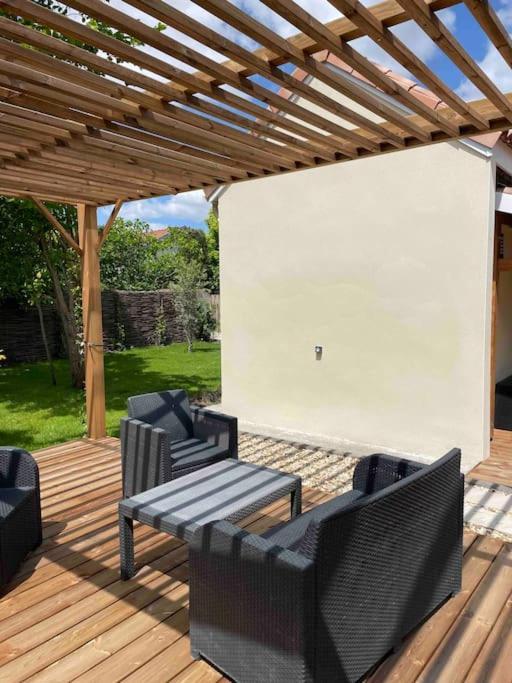 Petite Maison Avec Jardin Au Calme フロワラック エクステリア 写真