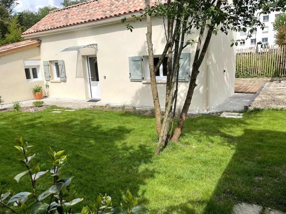 Petite Maison Avec Jardin Au Calme フロワラック エクステリア 写真