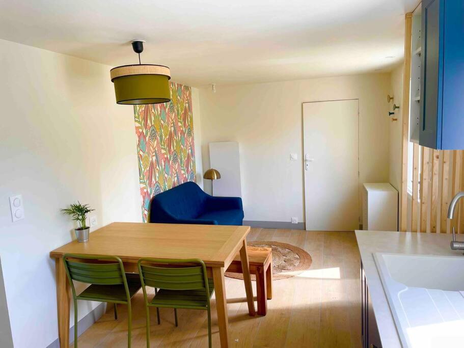 Petite Maison Avec Jardin Au Calme フロワラック エクステリア 写真