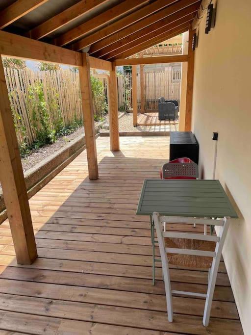 Petite Maison Avec Jardin Au Calme フロワラック エクステリア 写真